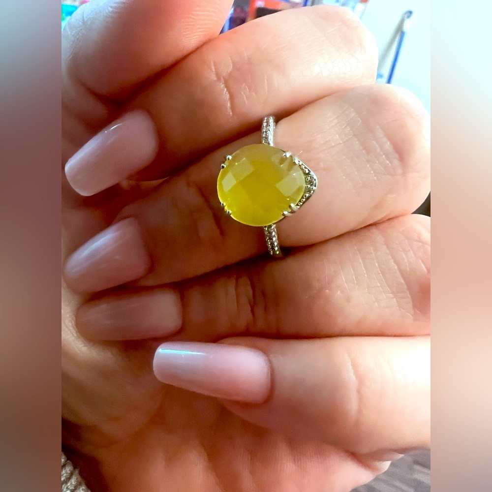 NWOT-Genuine Yellow Chalcedony Rhodium Plating Size 10